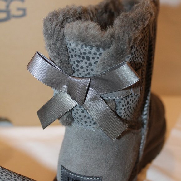 NIB UGG WOMEN'S CHEETAH BAILEY BOW MINI SUEDE SHEARLING LINED ANKLE BOOT… - Picture 2 of 8